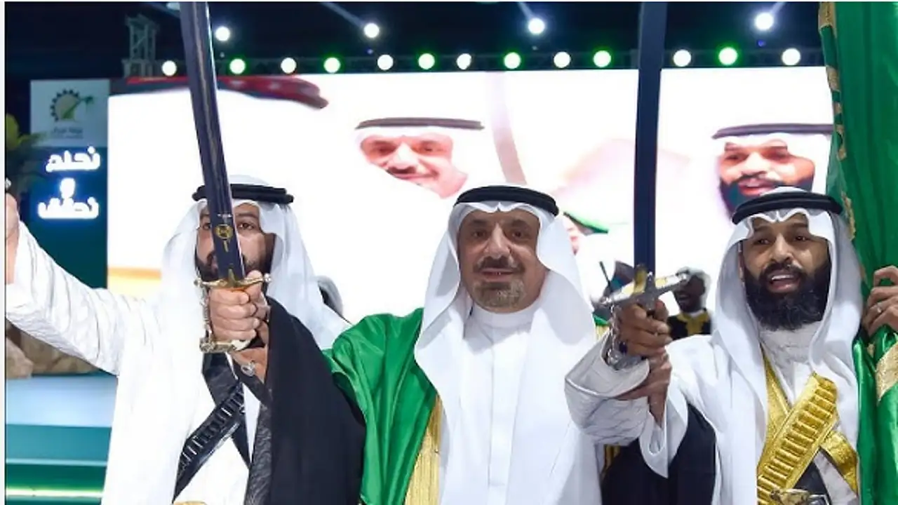 أمير نجران يشارك الأهالي احتفالات اليوم الوطني وسط حضور مهيب وتفاعل كبير